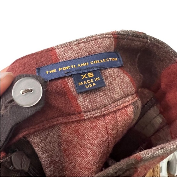 Portland Collection wool skirt - Picture 3 of 5